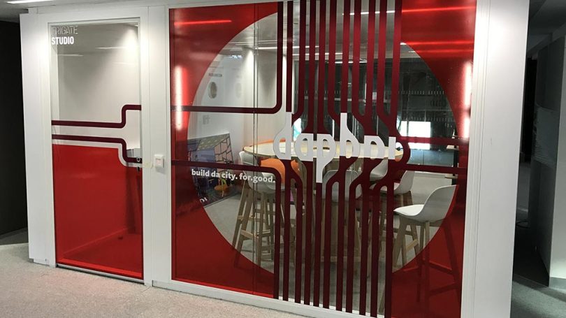 BOOSZ® Vitrophanie Station F classée BOOSZ® Patrick Boosz design