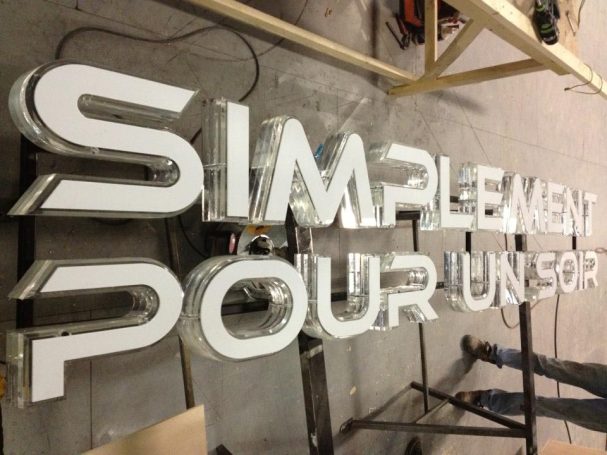 BOOSZ® Enseigne TV show BOOSZ® Patrick Boosz design