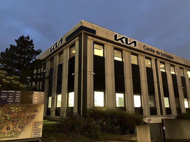 Enseignes Kia Colombes BOOSZ® Patrick Boosz design